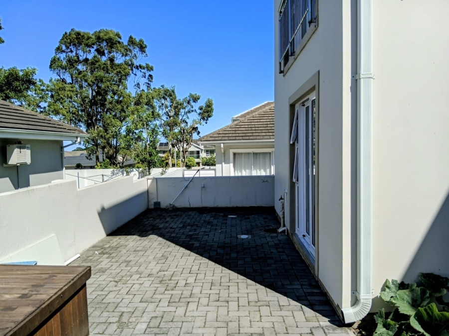 5 Bedroom Property for Sale in Beacon Bay Eastern Cape